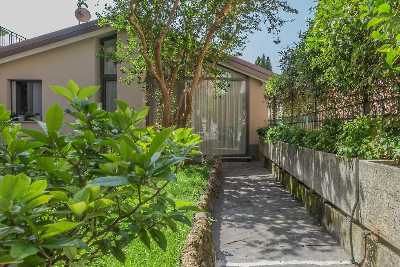 The Secret Garden Apartment Varenna