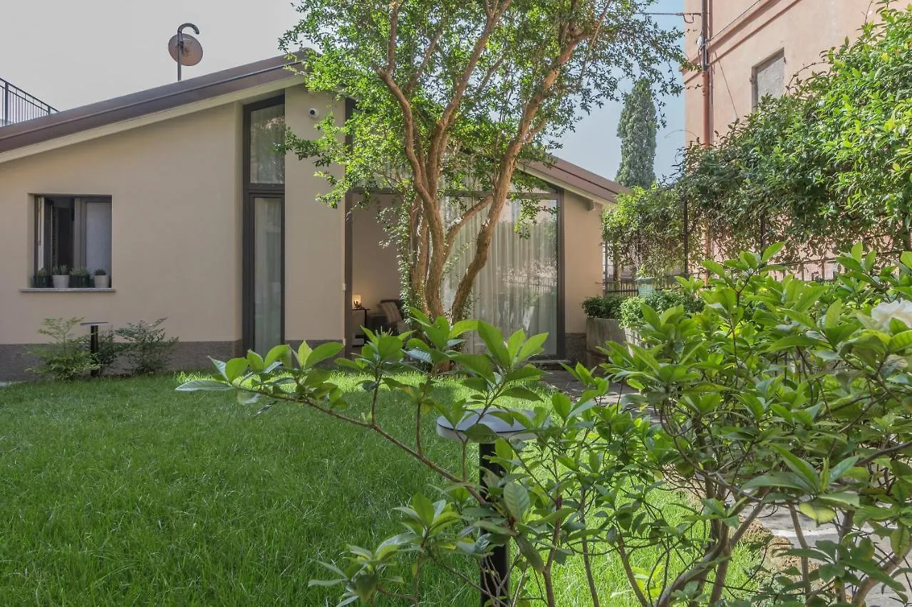 The Secret Garden Apartment Varenna